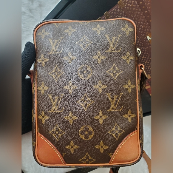 Louis Vuitton Monogram Amazon Crossbody bag - Picture 9 of 16